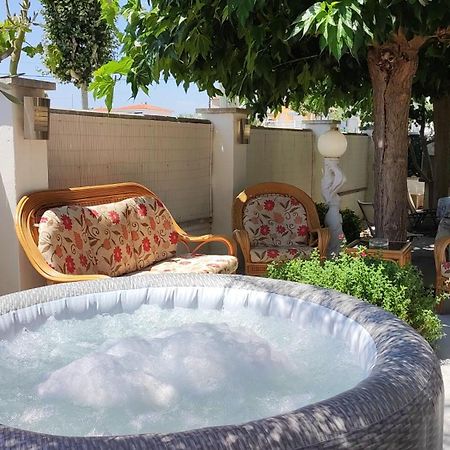 Leones Villa Empuriabrava Eksteriør billede