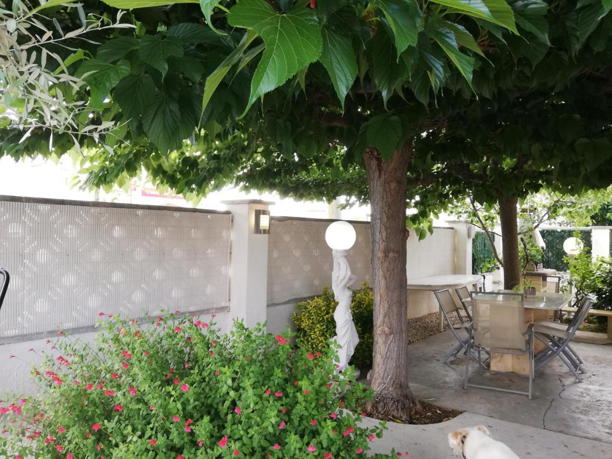 Leones Villa Empuriabrava Eksteriør billede